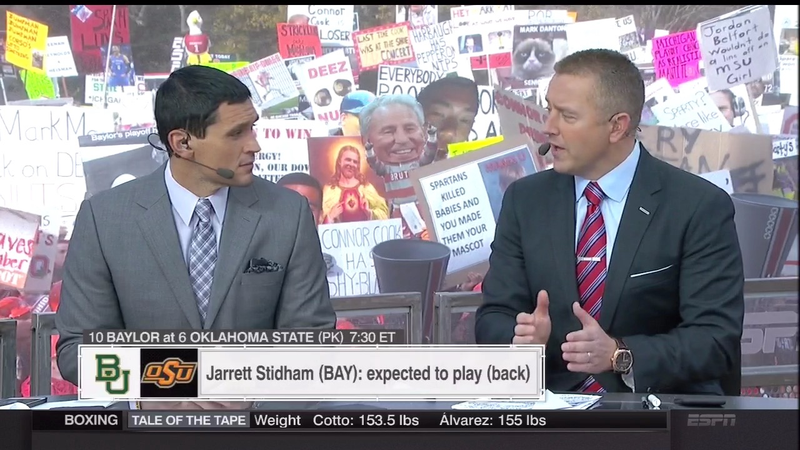Illustration for article titled Deez Nuts: Your Ohio State College GameDay Sign Roundup